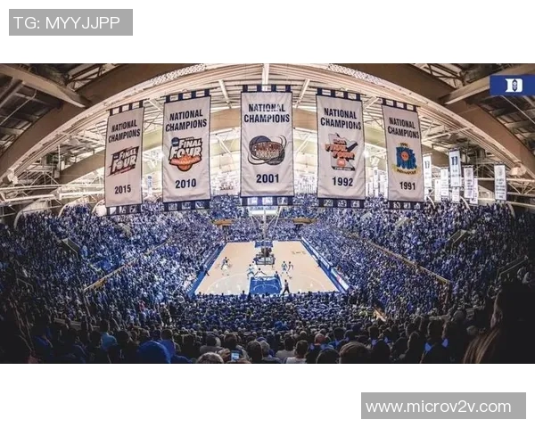 杜克大学对阵北卡罗来纳大学精彩对决在线直播全程回放与分析 杜克大学对阵北卡罗来纳大学精彩对决在线直播全程回放与分析