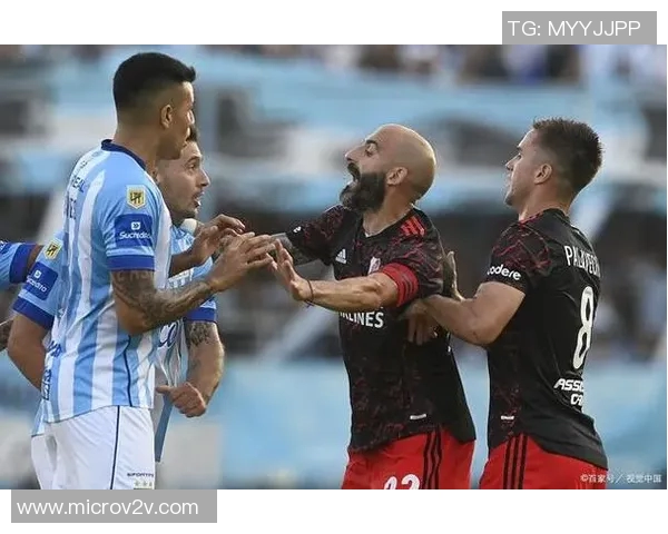 河床队与图库曼周日的激烈对抗赛即将上演，谁能笑到最后